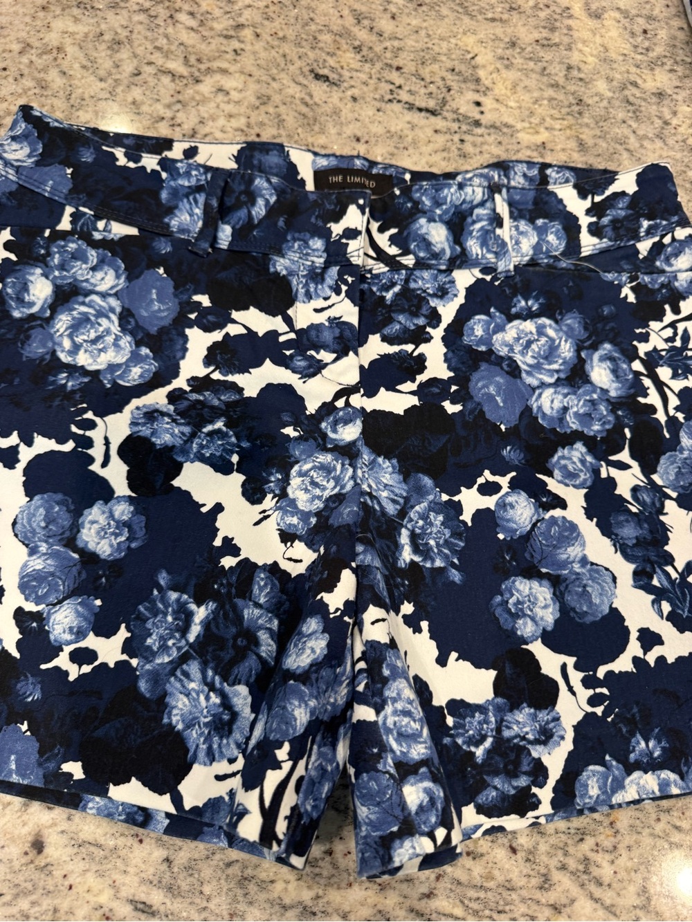The Limited Women’s Size 8 Blue White Floral Shorts